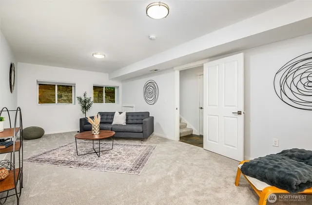 $915,000 | 5523 Lakemont Boulevard Southeast, Unit 604, Bellevue, WA 98006