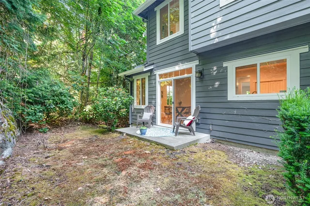 $915,000 | 5523 Lakemont Boulevard Southeast, Unit 604, Bellevue, WA 98006