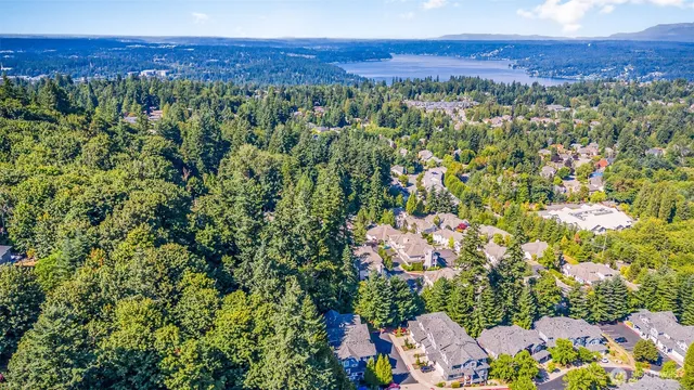 $915,000 | 5523 Lakemont Boulevard Southeast, Unit 604, Bellevue, WA 98006