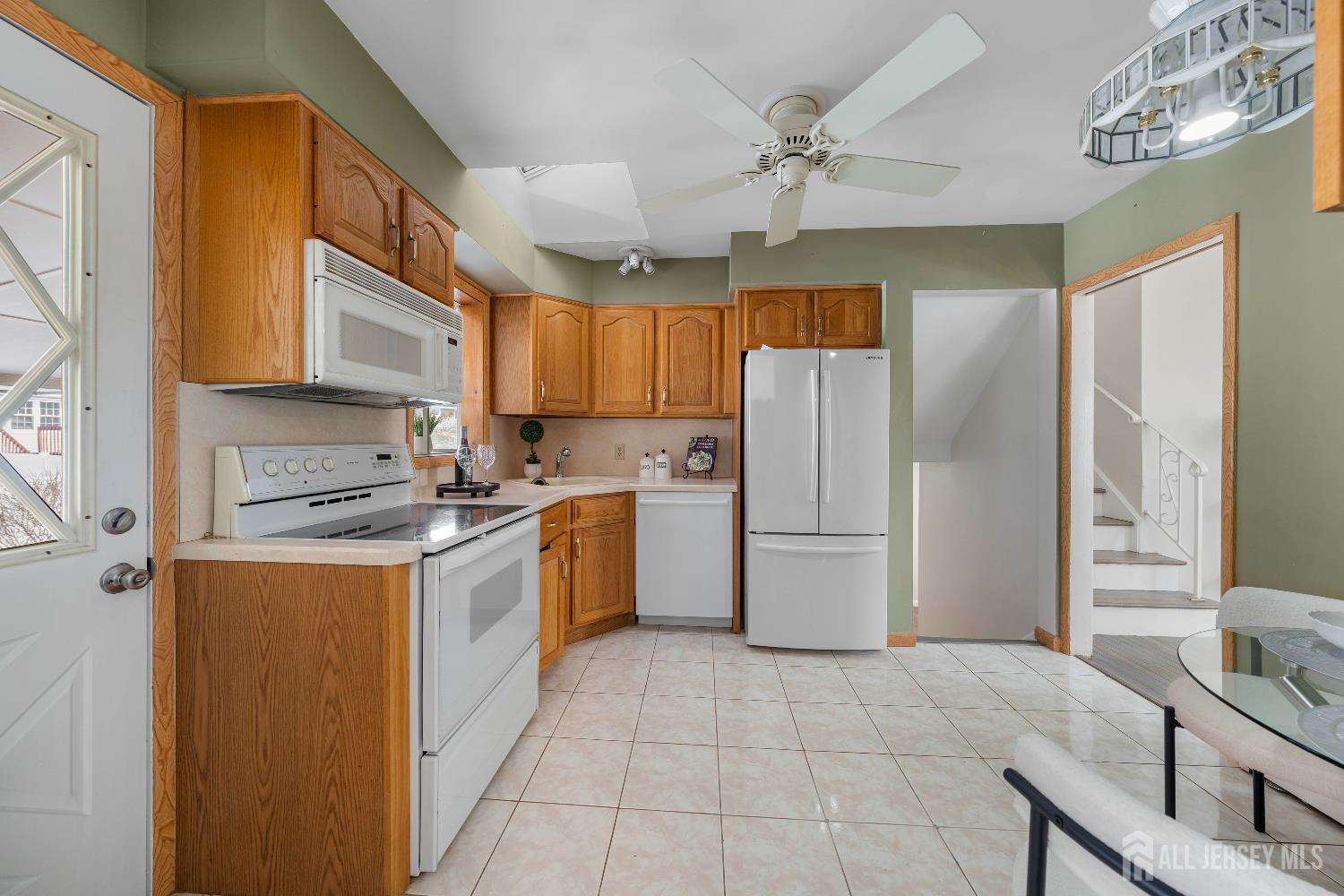 46 Taylor Terrace Colonia, NJ 07067 - Photo 7 of 23