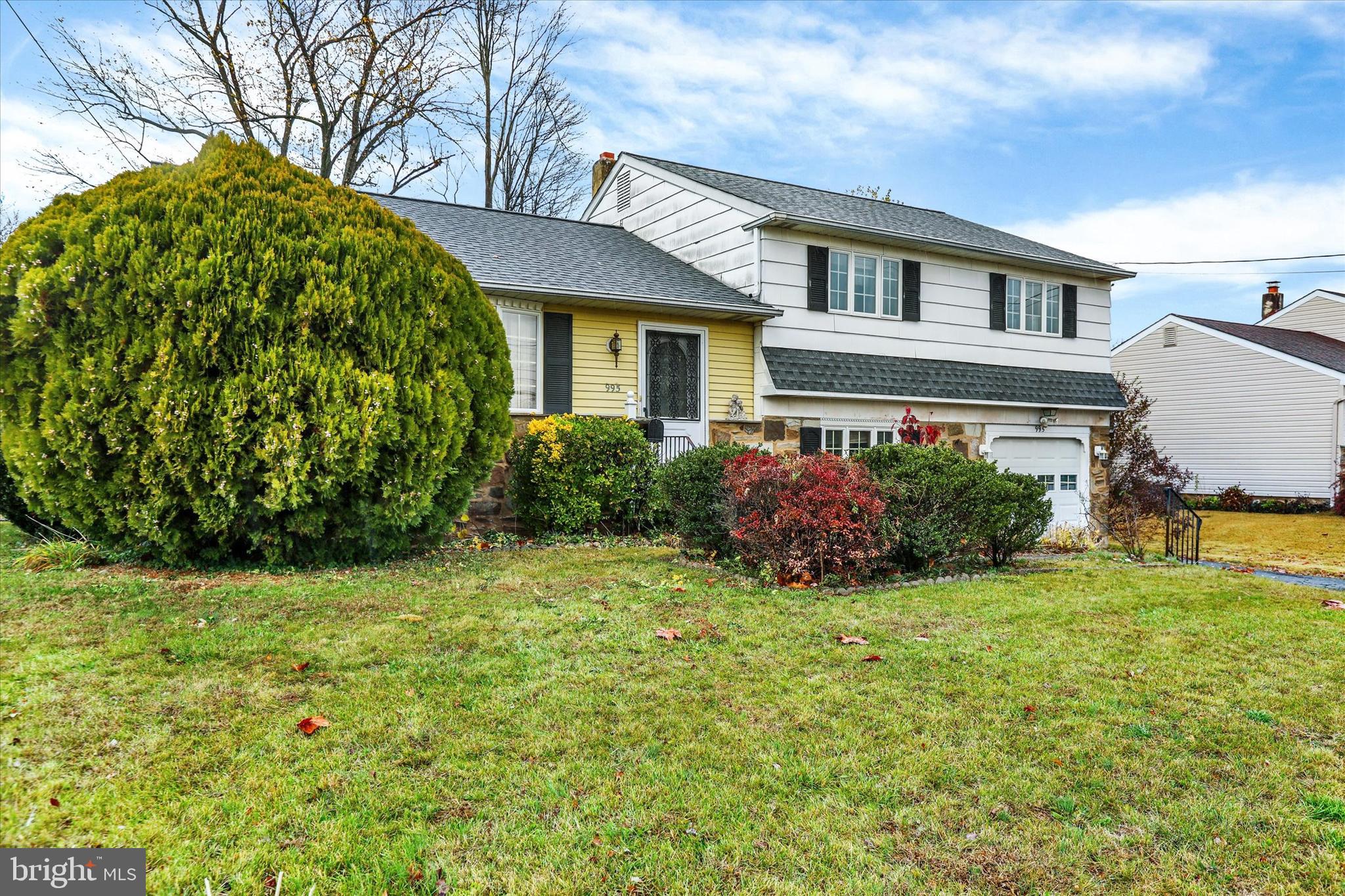 995 Howard Road Warminster, PA 18974 - Photo 2 of 28 Gallery Image 2