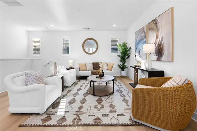 $6,800 | 208 Zawn, Irvine, CA 92618