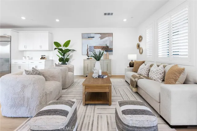 $6,800 | 208 Zawn, Irvine, CA 92618