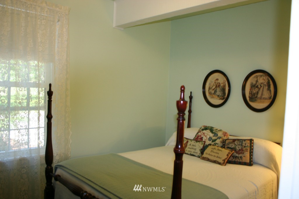 820 Devries Road Oak Harbor, WA 98277 - Photo 11 of 25 Gallery Image 11