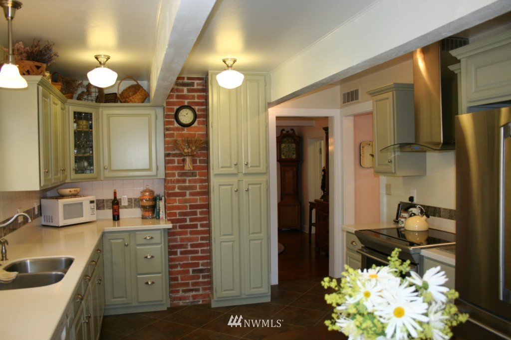 820 Devries Road Oak Harbor, WA 98277 - Photo 3 of 25 Gallery Image 3