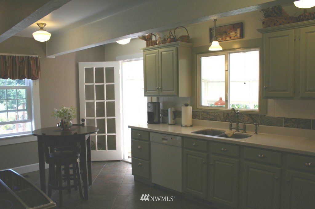820 Devries Road Oak Harbor, WA 98277 - Photo 4 of 25 Gallery Image 4