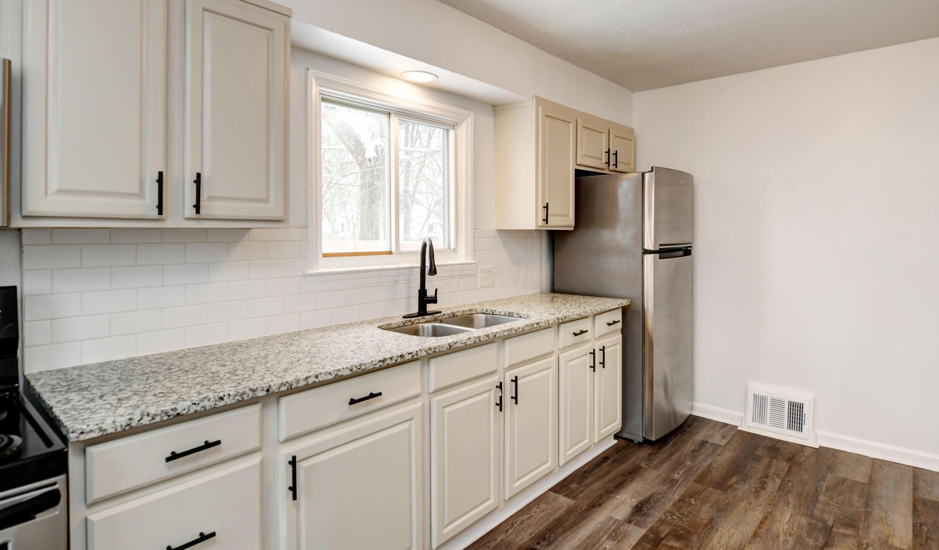 2282 Gerbert Road Columbus, OH 43211 - Photo 10 of 33 Kitchen (4)