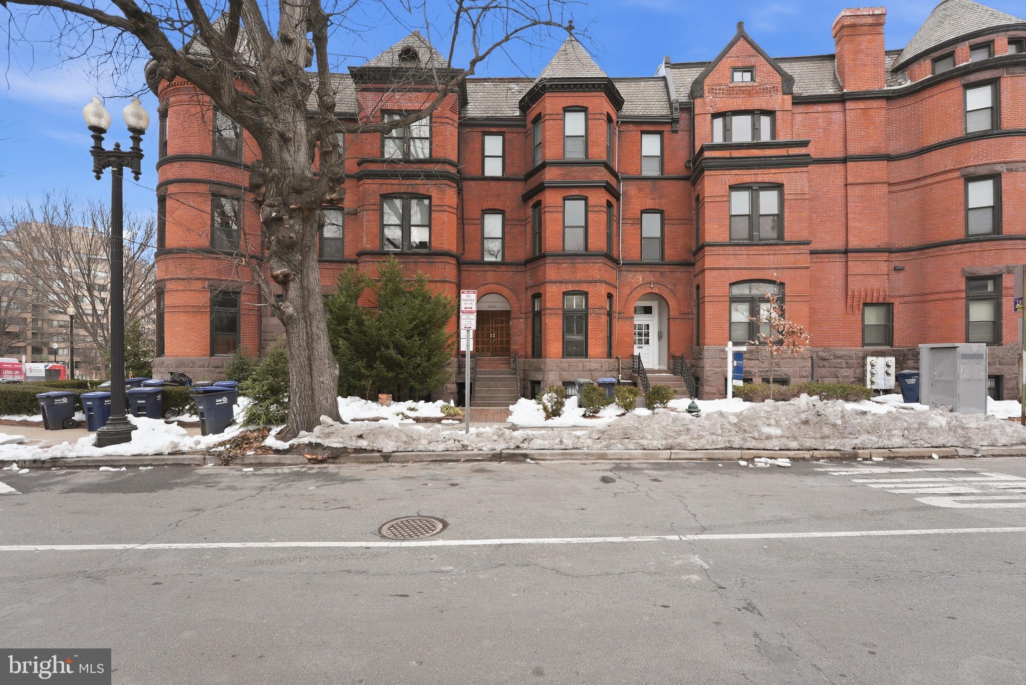 2211 Washington Circle Northwest Washington, DC 20037 - Photo 3 of 39