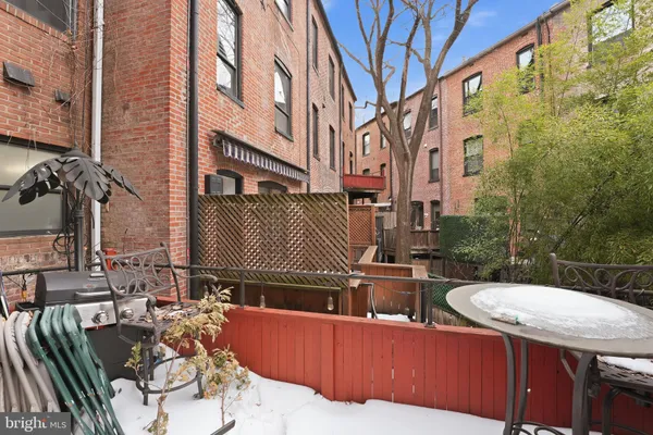 $2,100,000 | 2211 Washington Circle Northwest, Washington, DC 20037
