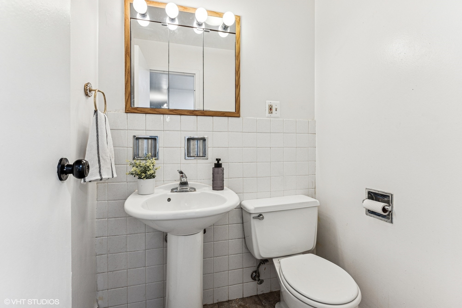 835 Ridge Avenue, Unit 102 Evanston, IL 60202 - Photo 13 of 18 Gallery Image 13