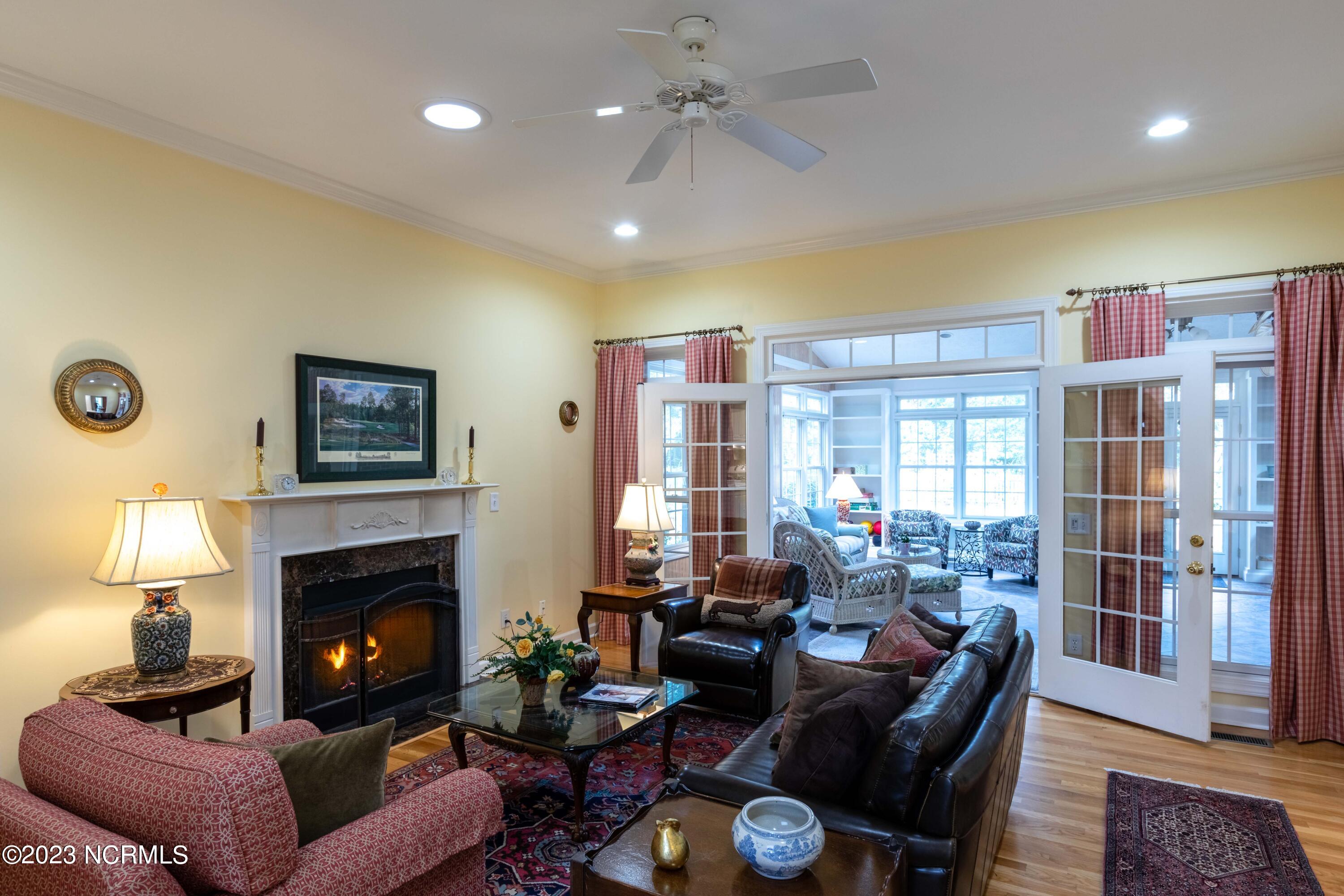 15 Wilson Road Pinehurst, NC 28374 - Photo 2 of 36 Living Room