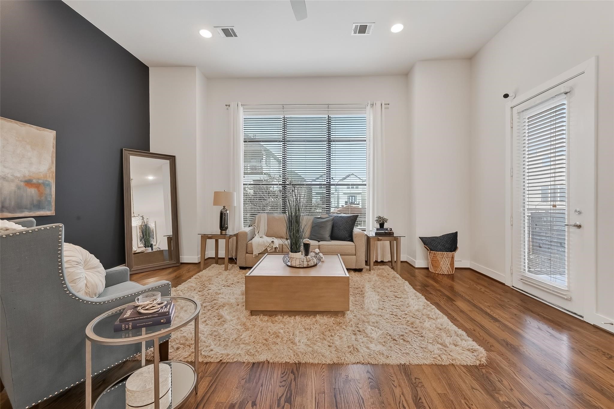 1508 Beall Street Houston, TX 77008 - Photo 2 of 40