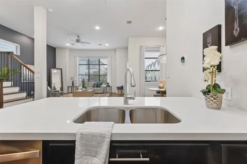 $3,150 | 1508 Beall Street, Houston, TX 77008