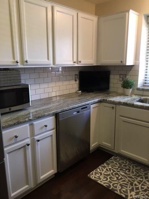 16842 Country Ridge Lane Macomb, MI 48044 - Photo 7 of 21 Gallery Image 7