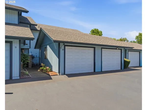 $274,900 | 3335 Southeast Jackson Street, Unit 10, Albany, OR 97322