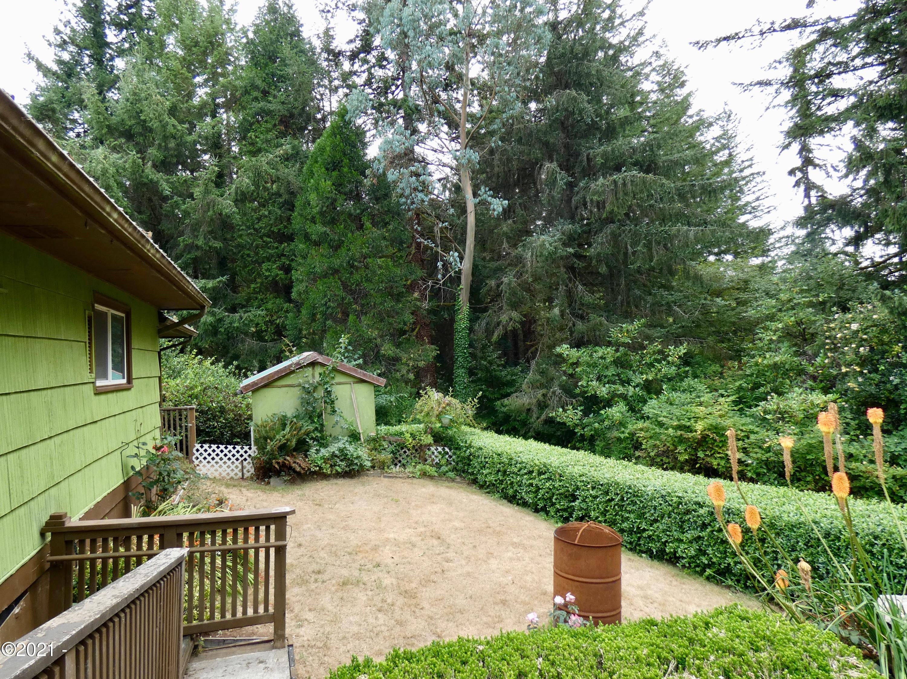 420 Elk City Road Toledo, OR 97391 - Photo 17 of 26 Back yard