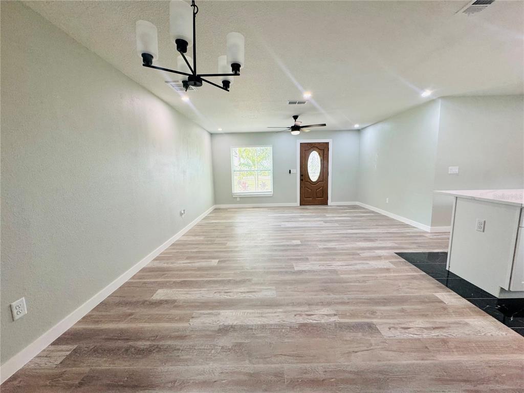 7013 Symmes Road Gibsonton, FL 33534 - Photo 6 of 20 Gallery Image 6