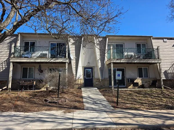 $143,999 | 4326 Melody Lane, Unit 202, Madison, WI 53704