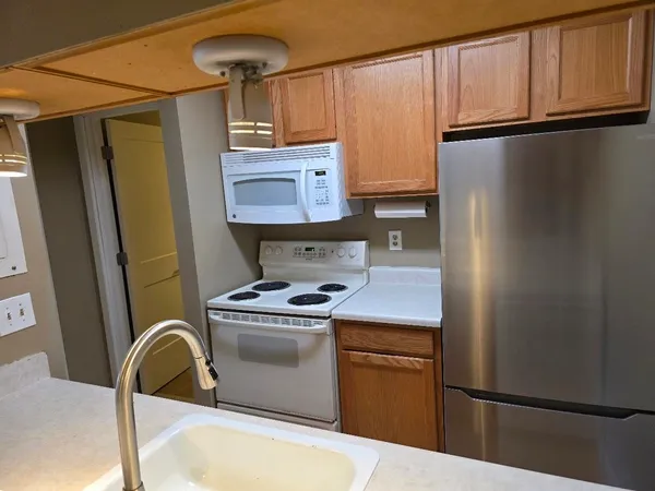 $143,999 | 4326 Melody Lane, Unit 202, Madison, WI 53704