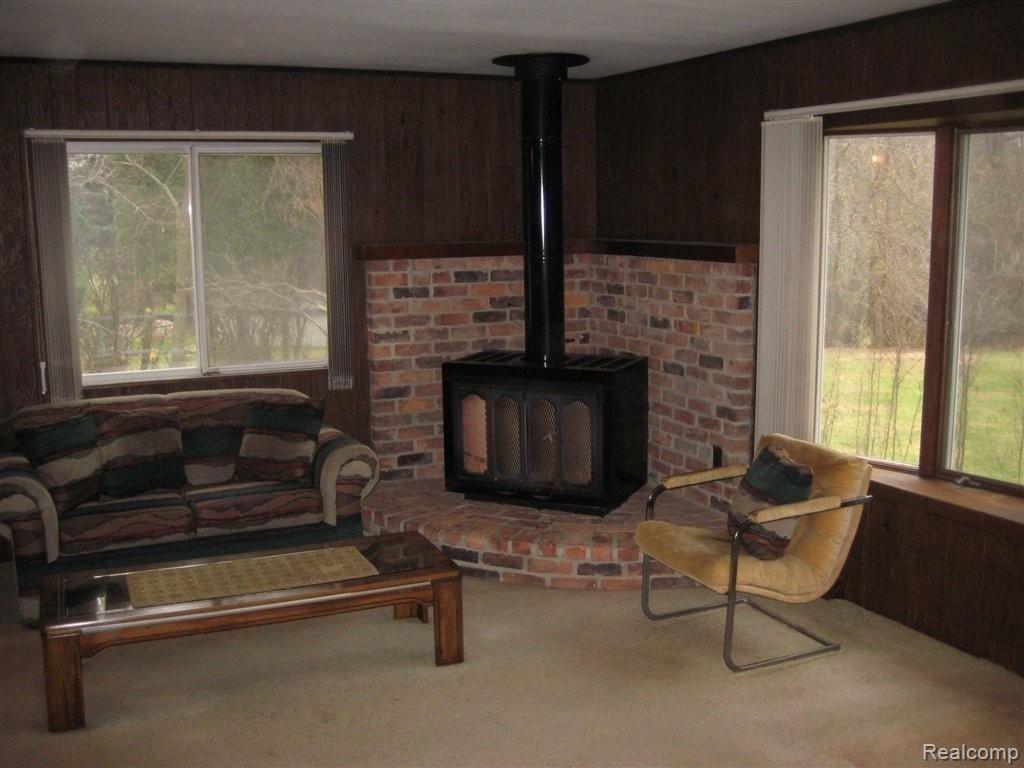 824 East Romeo Road Oakland, MI 48363 - Photo 8 of 16 8 Fireplace.jpg