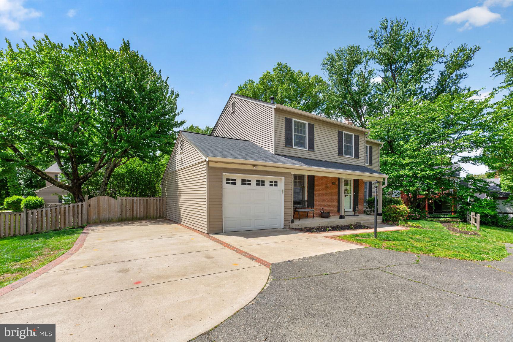 7010 Lamp Post Lane Alexandria, VA 22306 - Photo 2 of 25 off a quiet cul de sac garage + extra parking