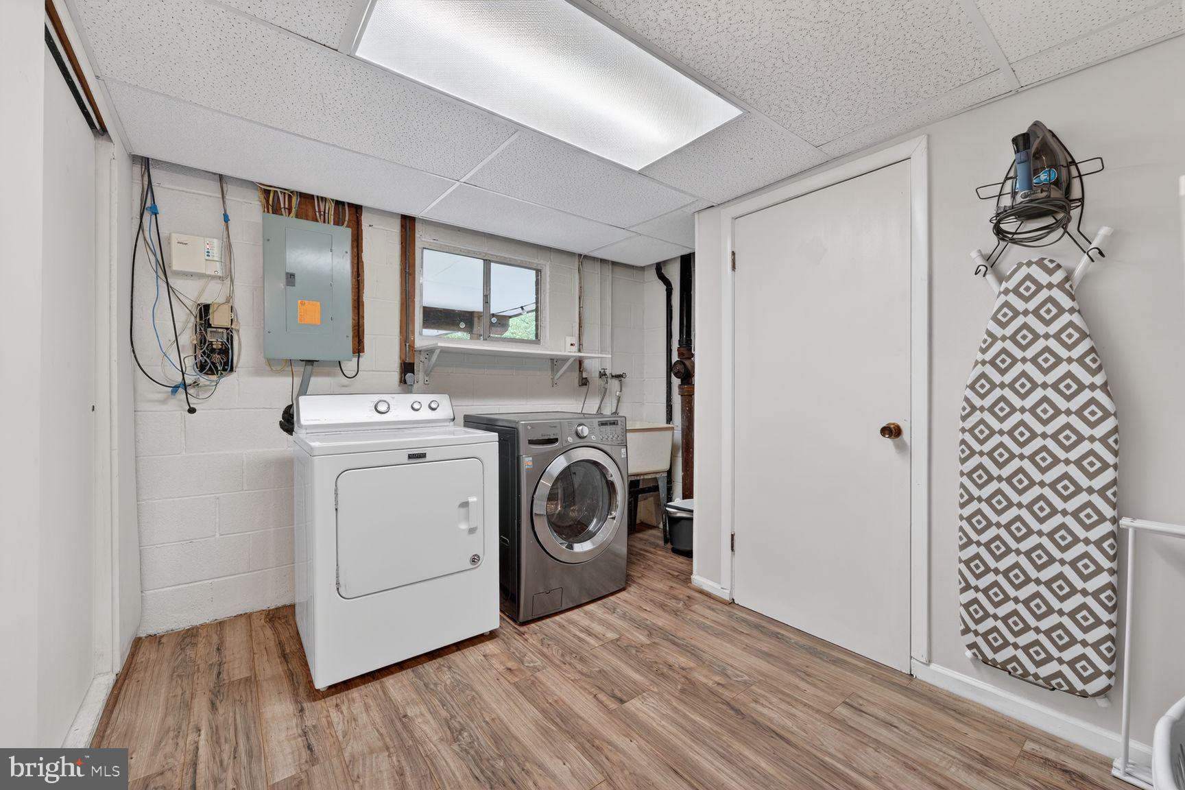 7010 Lamp Post Lane Alexandria, VA 22306 - Photo 22 of 25 laundry room
