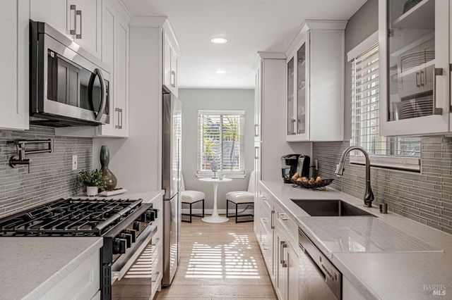 $1,835,000 | 472 Irving Court, Tiburon, CA 94920