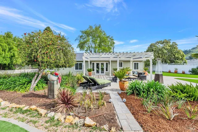 $1,875,000 | 472 Irving Court, Tiburon, CA 94920