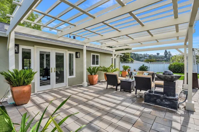 $1,875,000 | 472 Irving Court, Tiburon, CA 94920