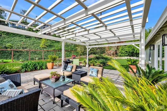 $1,875,000 | 472 Irving Court, Tiburon, CA 94920