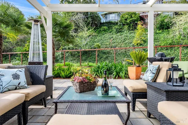 $1,875,000 | 472 Irving Court, Tiburon, CA 94920