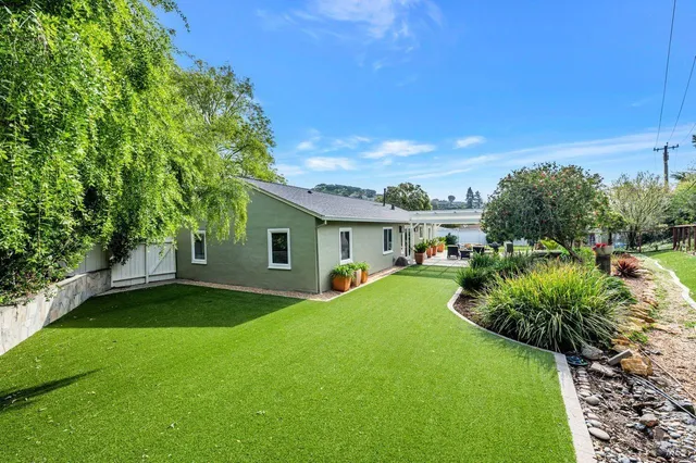 $1,875,000 | 472 Irving Court, Tiburon, CA 94920