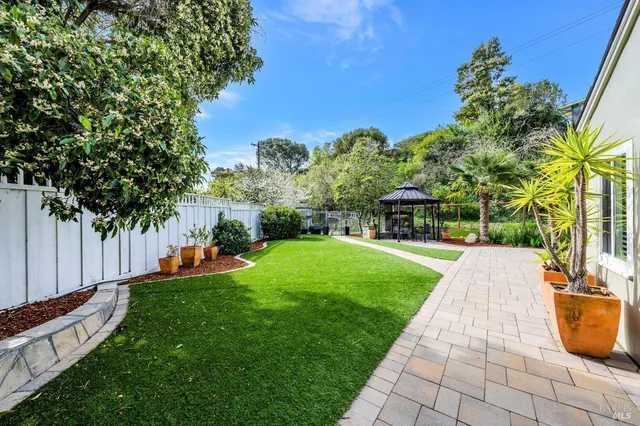 $1,875,000 | 472 Irving Court, Tiburon, CA 94920