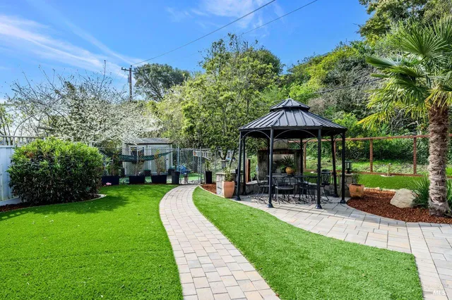 $1,875,000 | 472 Irving Court, Tiburon, CA 94920