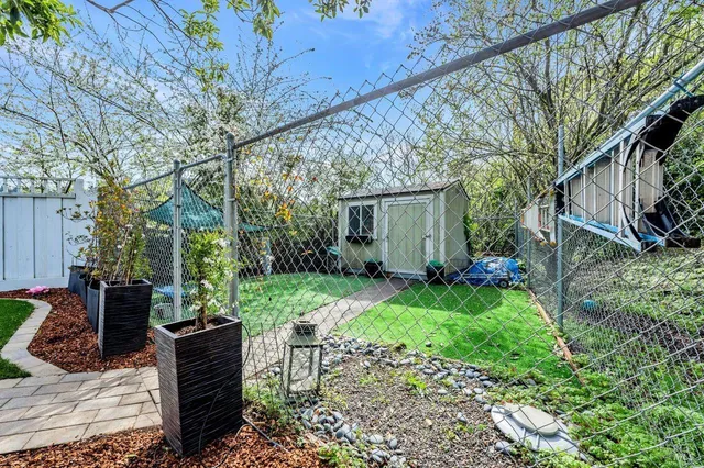 $1,875,000 | 472 Irving Court, Tiburon, CA 94920