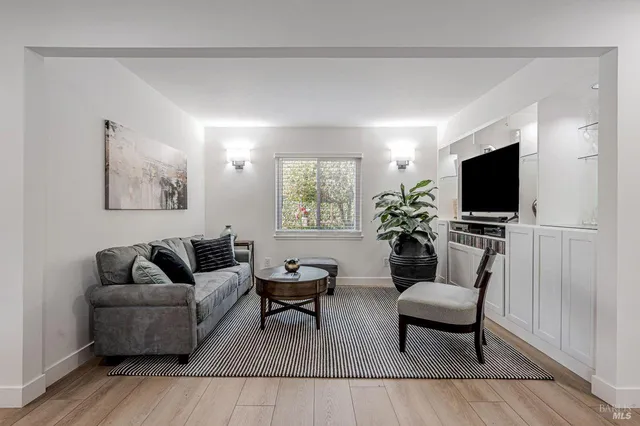 $1,875,000 | 472 Irving Court, Tiburon, CA 94920