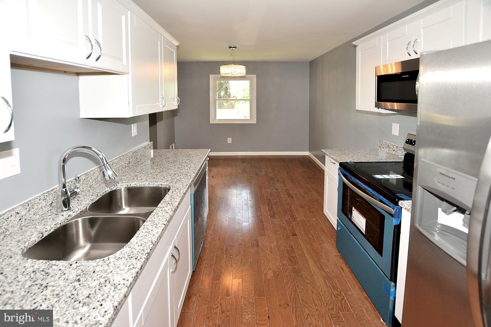 12129 Dove Circle Laurel, MD 20708 - Photo 4 of 15