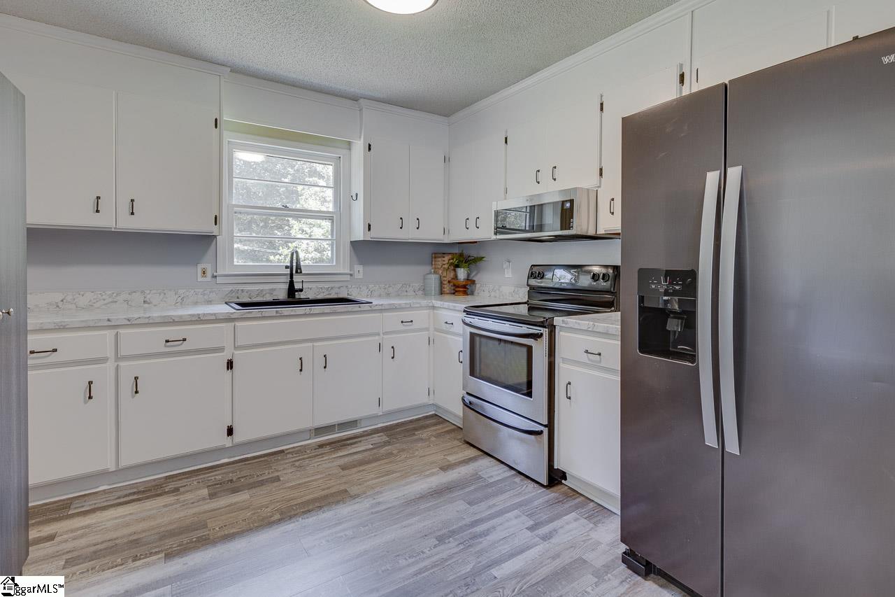 321 Springdale Avenue Liberty, SC 29657 - Photo 12 of 35