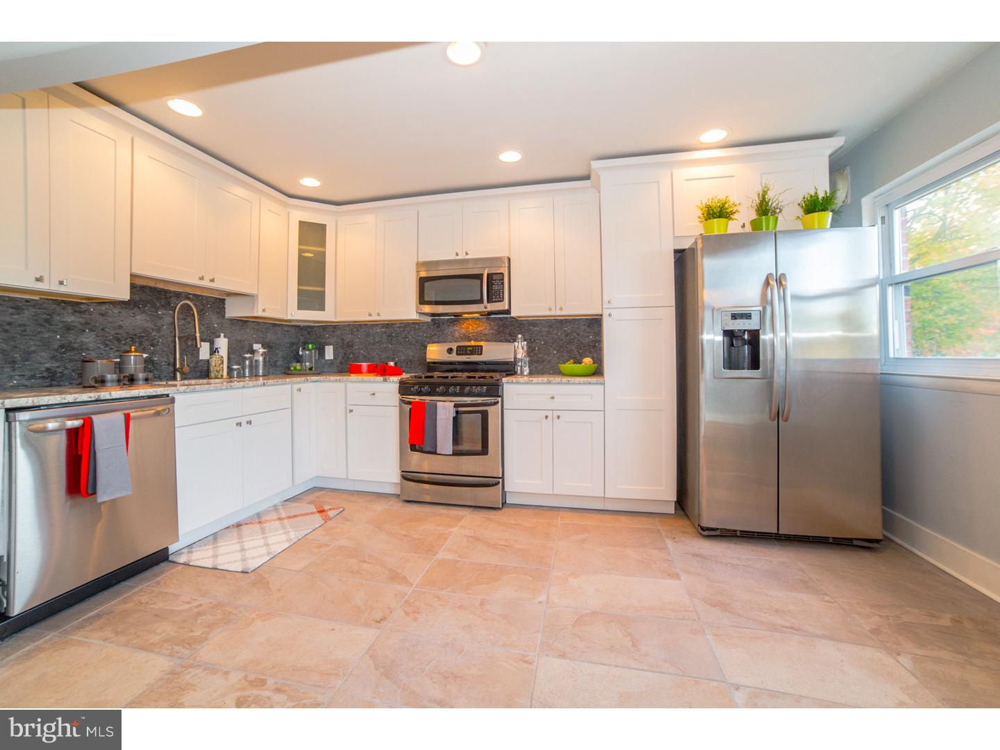3344 Gurley Road Philadelphia, PA 19154 - Photo 7 of 24 Kitchen