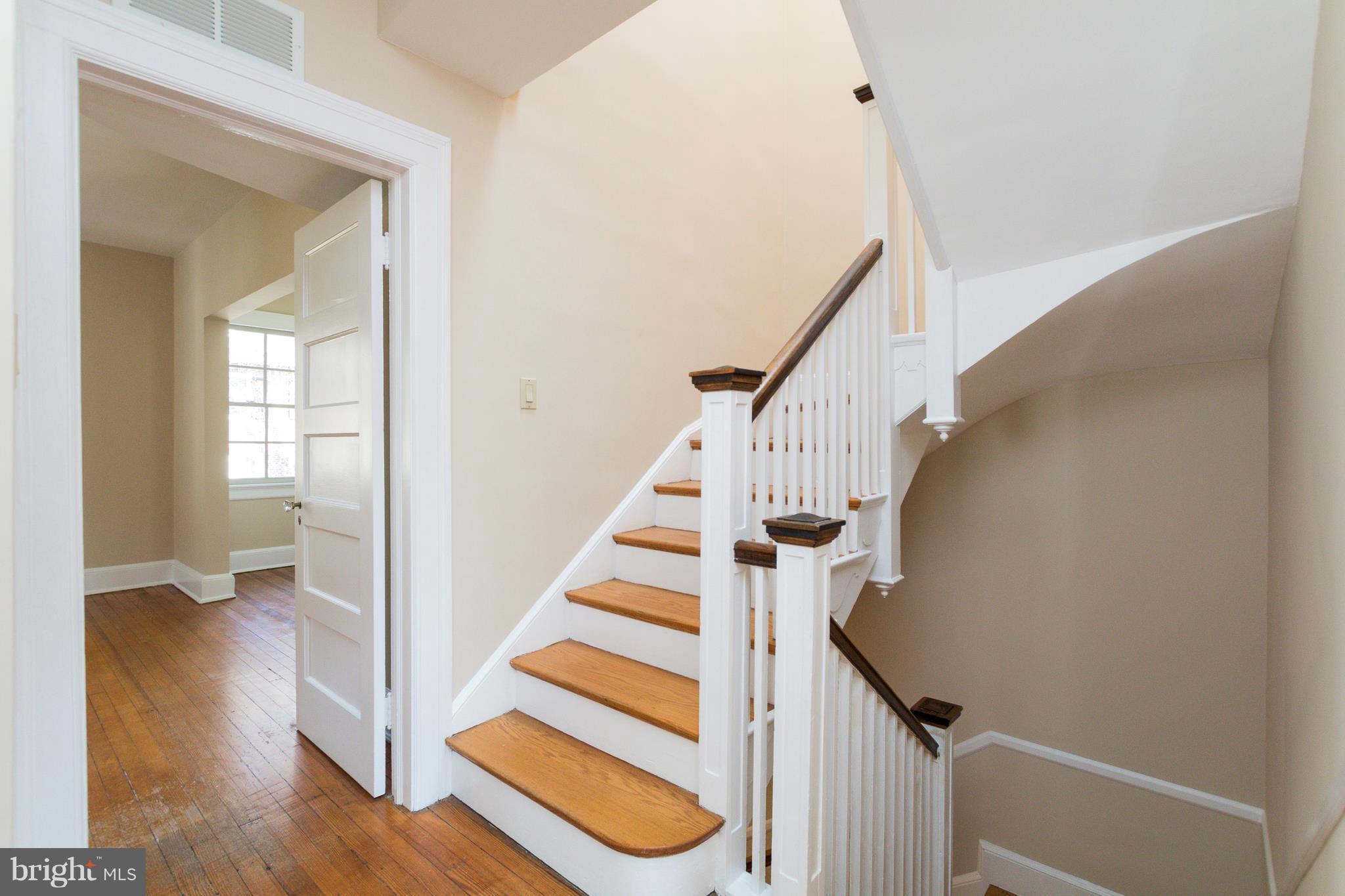 3920 Cloverhill Road Baltimore, MD 21218 - Photo 21 of 29 Interior (General)