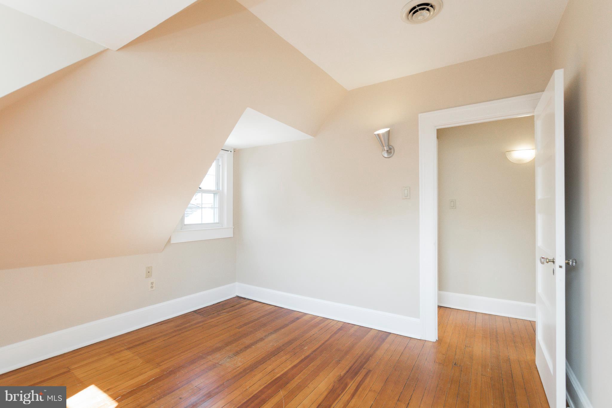 3920 Cloverhill Road Baltimore, MD 21218 - Photo 26 of 29 Bedroom