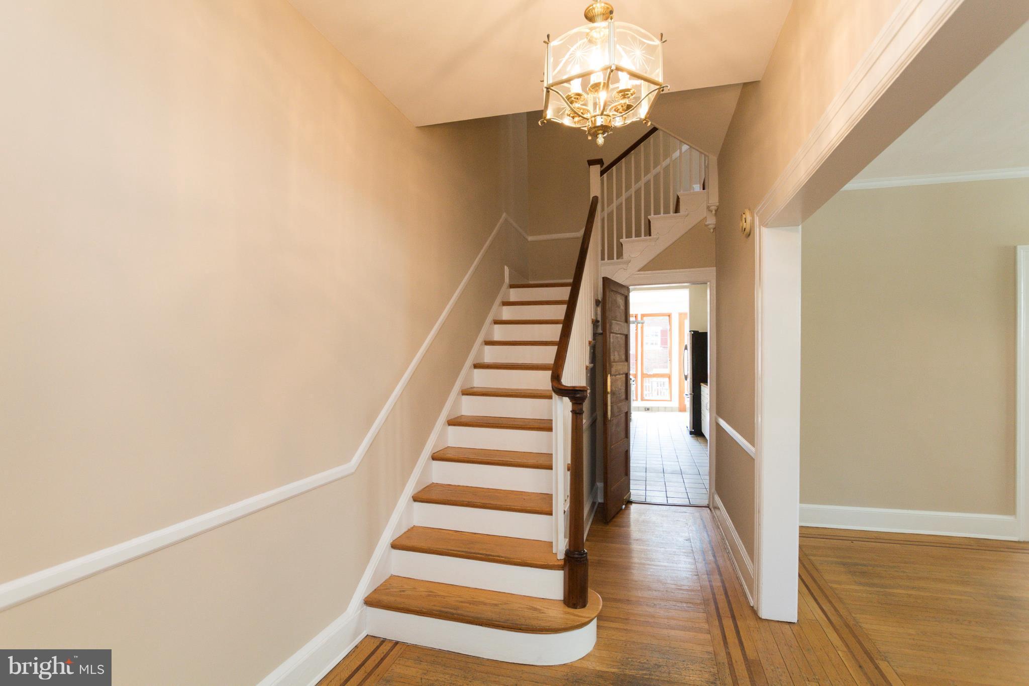 3920 Cloverhill Road Baltimore, MD 21218 - Photo 7 of 29 Interior (General)