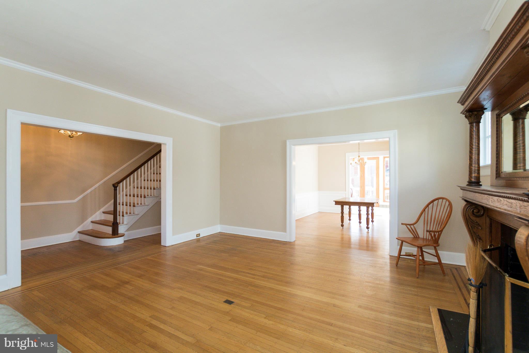 3920 Cloverhill Road Baltimore, MD 21218 - Photo 9 of 29 Living Room