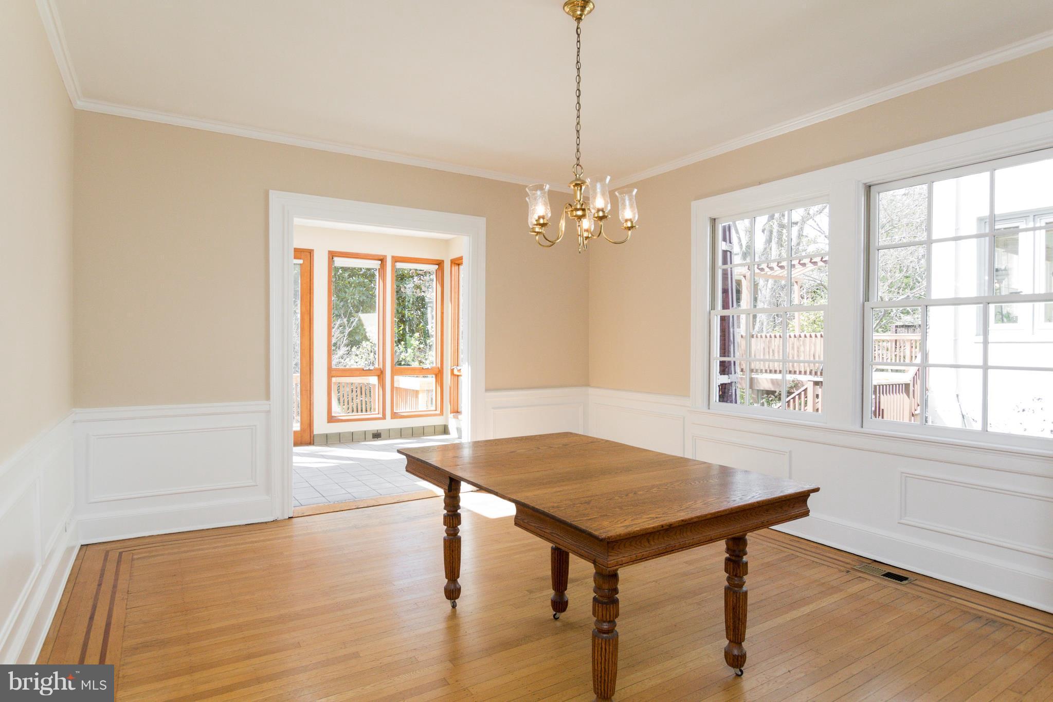 3920 Cloverhill Road Baltimore, MD 21218 - Photo 10 of 29 Dining Room