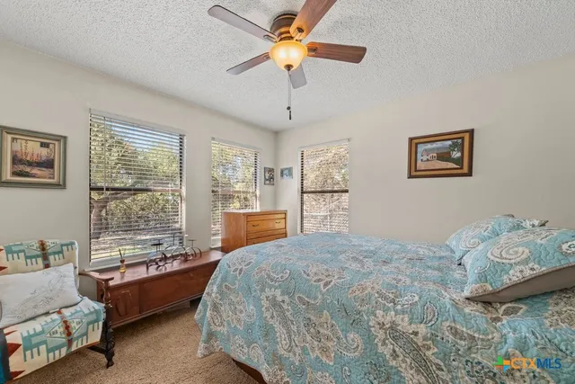 $305,000 | 1369 Lakeview Drive, Canyon Lake, TX 78133