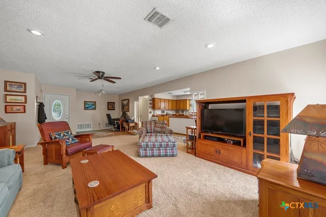 $305,000 | 1369 Lakeview Drive, Canyon Lake, TX 78133