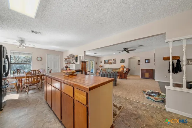 $305,000 | 1369 Lakeview Drive, Canyon Lake, TX 78133