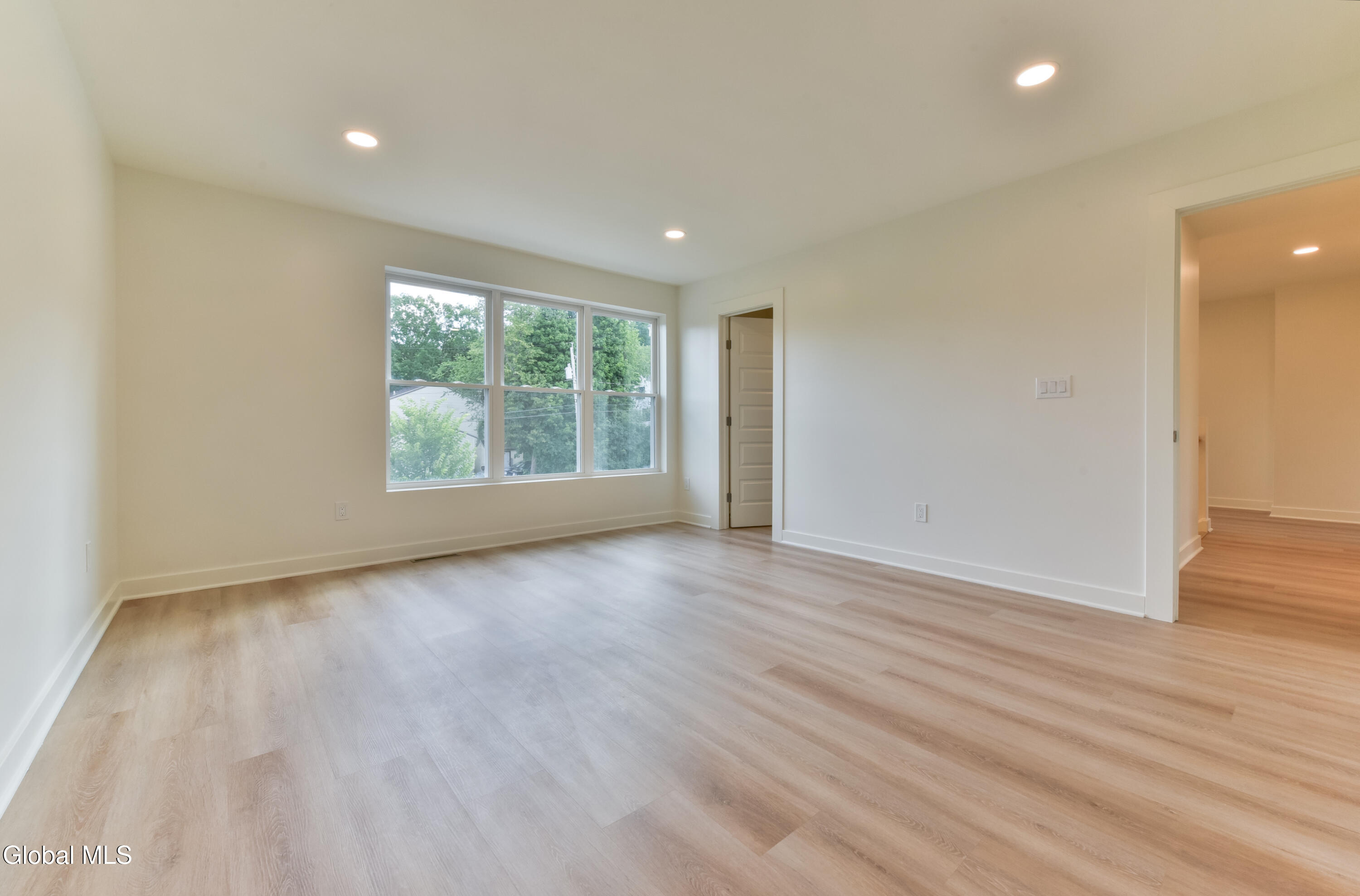 802 South Ravine Road Niskayuna, NY 12309 - Photo 37 of 60 33
