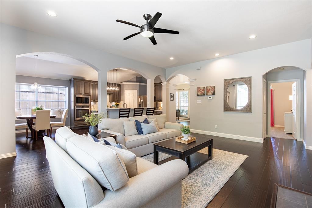6425 Radslow Drive Frisco, TX 75035 - Photo 9 of 34 Spacious living room.