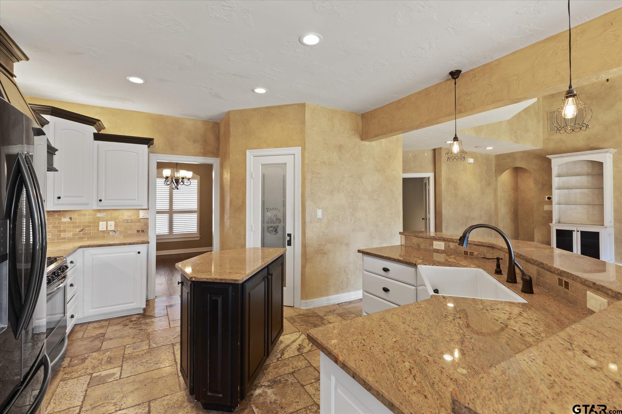 770 Dennard Street Longview, TX 75605 - Photo 12 of 48